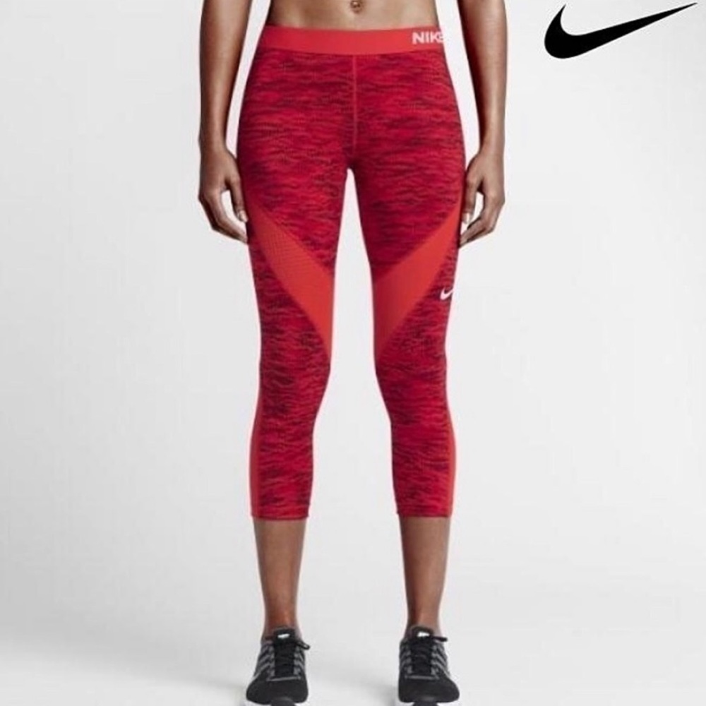 NWT NIKE Pro Dri-FIT Hypercool Reflect Capris XS